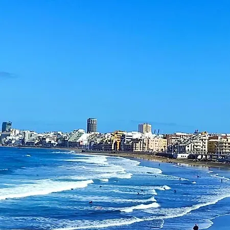 Little Surf House אכסניה *